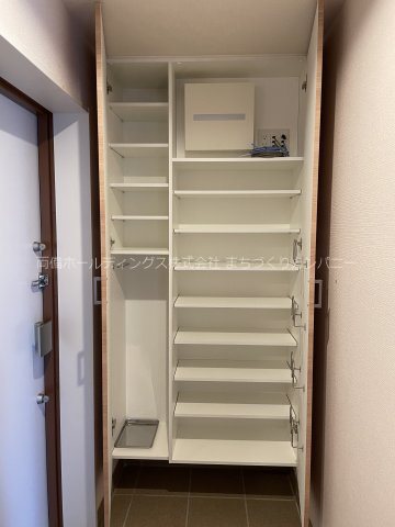 光田参番館 玄関