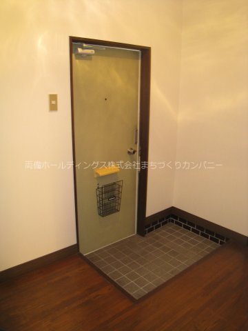 メゾンベイブル 玄関
